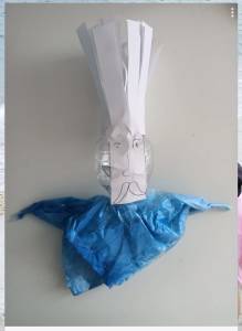 Burattini realizzati con materiali di recupero