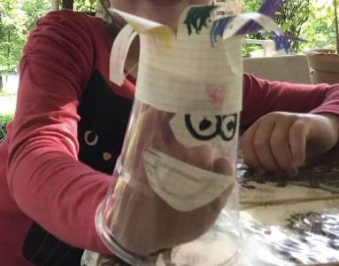 Burattini realizzati con materiali di recupero