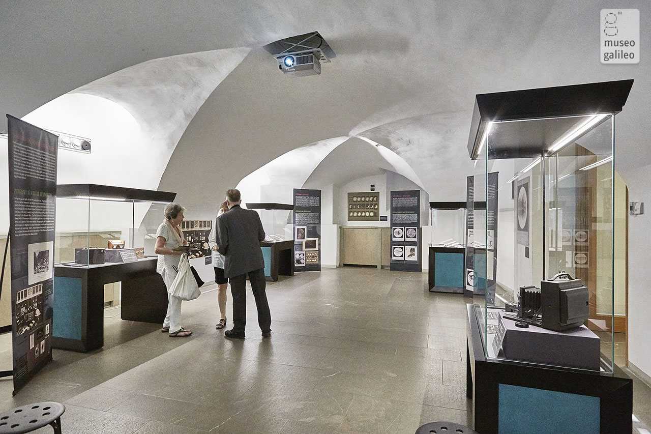 Immagini della scienza. La fotografia scientifica nelle collezioni del Museo Galileo. Sala espositiva